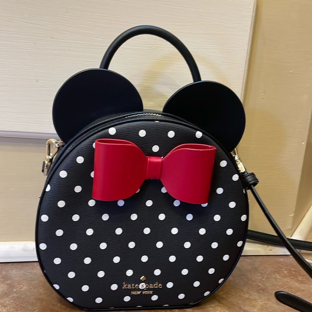 EUC Gorgeous Polka Dots Minnie Mouse purse.